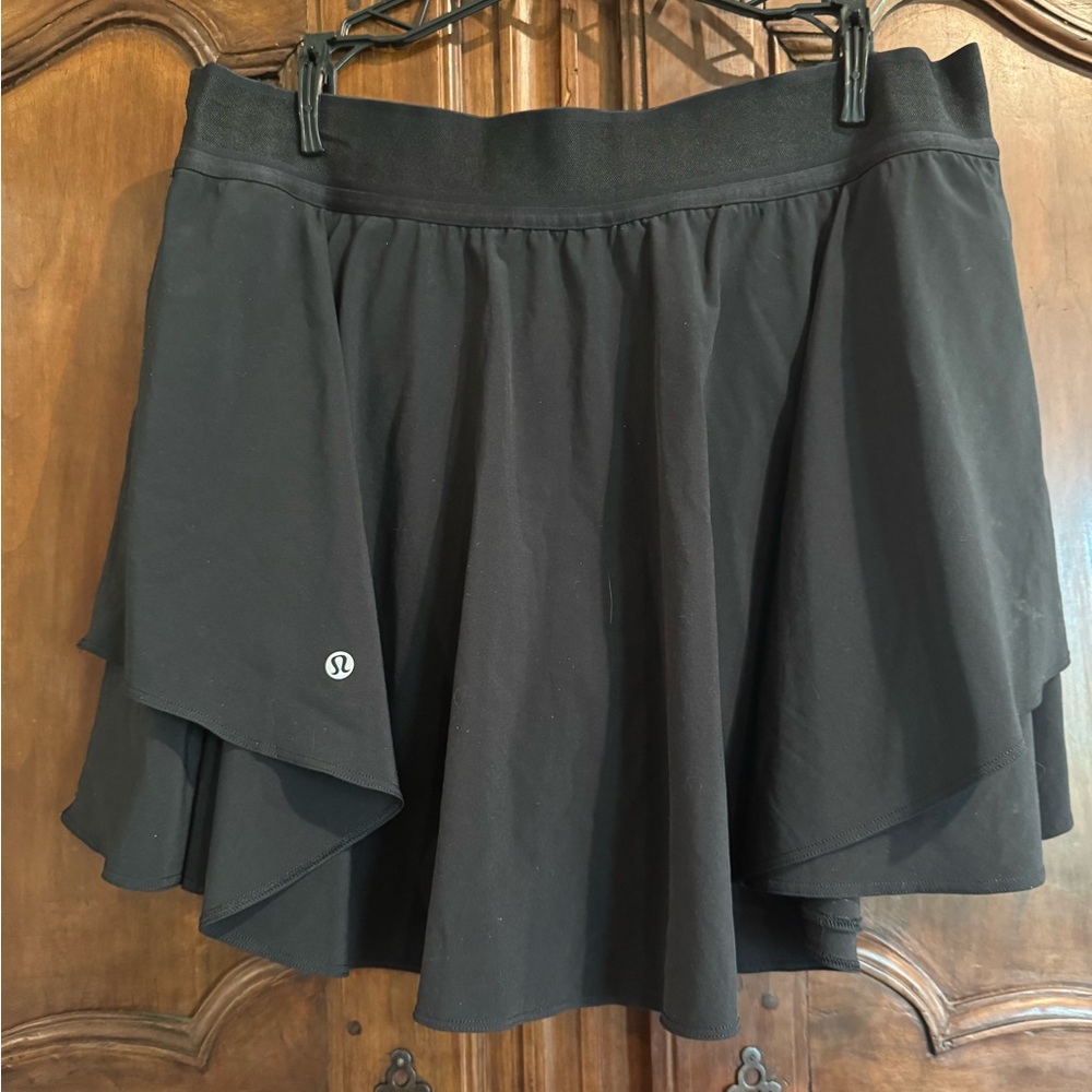 Lululemon Court Rival High Rise Skirt in black